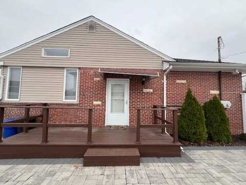 159 42nd Street, Lindenhurst, NY 11757