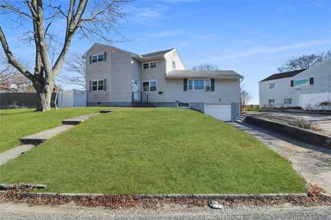 7 Wagon E, Centereach, NY 11720