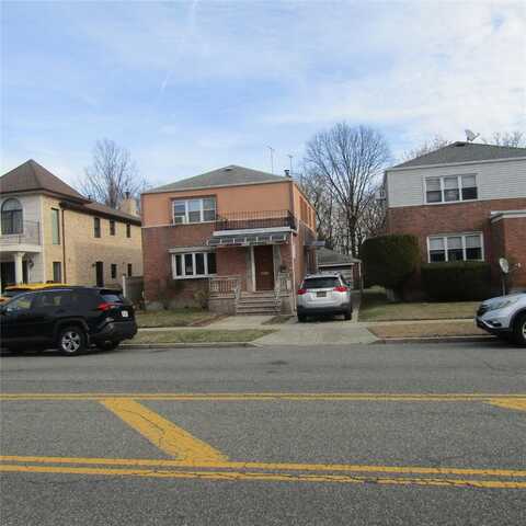 83-15 Langdale Street N, New Hyde Park, NY 11040