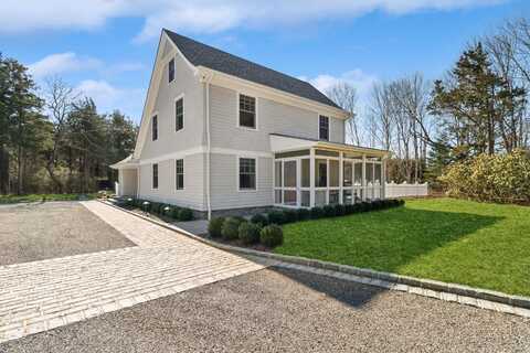 30 Club Lane, Remsenburg, NY 11960