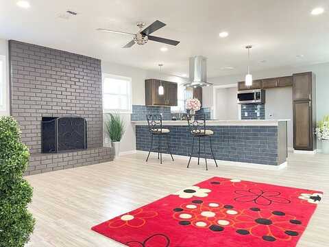 Melinda, HALTOM CITY, TX 76117