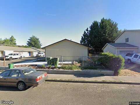 9Th, NEWBERG, OR 97132