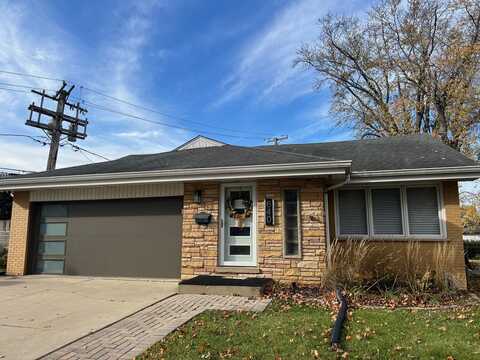 640 N Kaspar Avenue, Arlington Heights, IL 60004