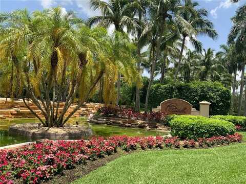 2817 Tiburon, NAPLES, FL 34109