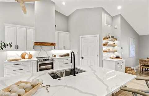 350 Henderson, MARCO ISLAND, FL 34145