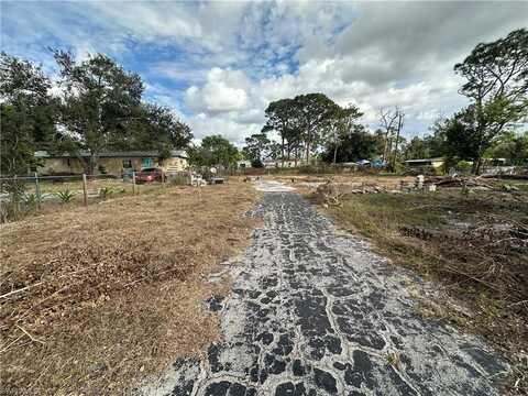 8335 Nault, NORTH FORT MYERS, FL 33917