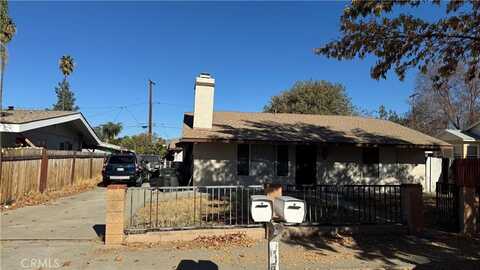 1118 E Campus Way, Hemet, CA 92543