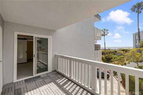 660 The Village, Redondo Beach, CA 90277