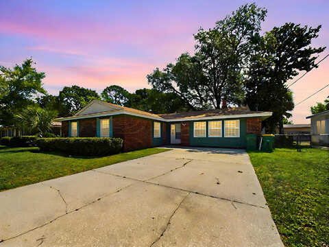 Julia, NICEVILLE, FL 32578