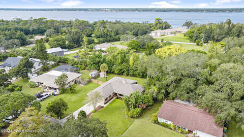 Laurette, MERRITT ISLAND, FL 32952