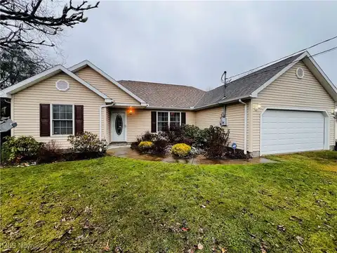 2512 Rosewood Place, Roaming Shores, OH 44084