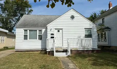 876 W Spruce Avenue, Ravenna, OH 44266