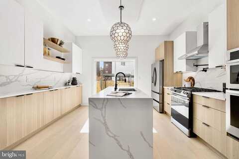 Amber, PHILADELPHIA, PA 19125