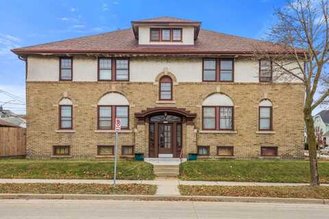 7127 W Washington St,, West Allis, WI 53214