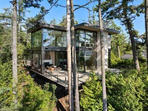 3087 Forrest, Harbor Springs, MI 49740