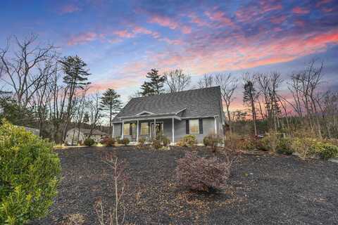 404 Collettes Grove Road, Derry, NH 03038