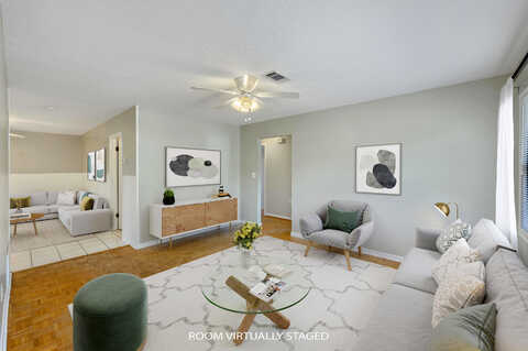 Julia, NICEVILLE, FL 32578
