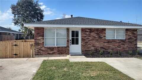 2514 CHALONA Drive, Chalmette, LA 70043