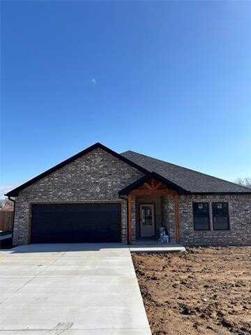 205 Lindsey Avenue, Adair, OK 74330