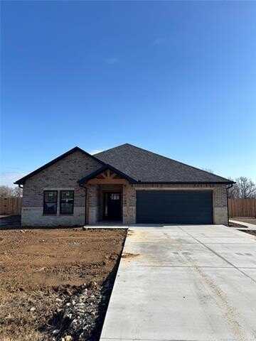 207 Lindsey Avenue, Adair, OK 74330