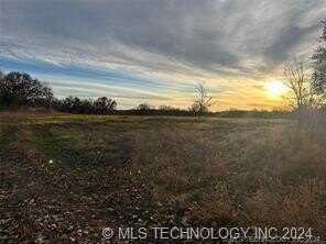 E 1010 Road, Hitchita, OK 74438