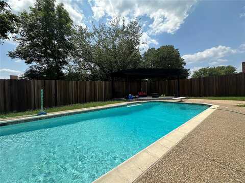 Guinevere, ARLINGTON, TX 76014