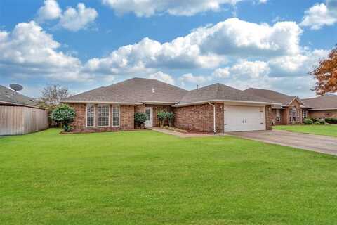 516 Peacock Circle, Altus, OK 73521