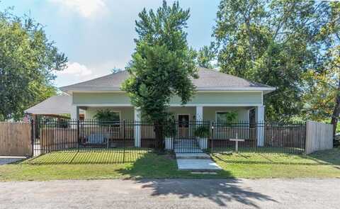 200 W Van Street, Lindale, TX 75771