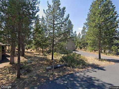 Mt Rainier Ln # 7, Sunriver, OR 97707