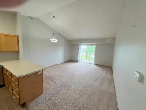 Lake Drive W #327, Chanhassen, MN 55317