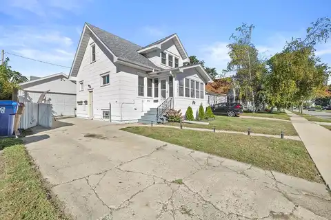 16Th Avenue Avenue, Kenosha, WI 53143