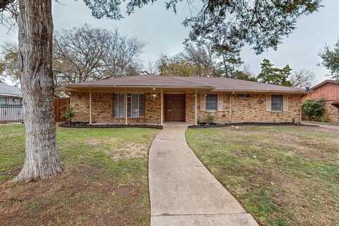 201 Woodhaven Drive, DeSoto, TX 75115