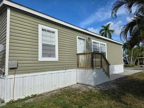 77 Bridgette Blvd, Greenacres, FL 33463