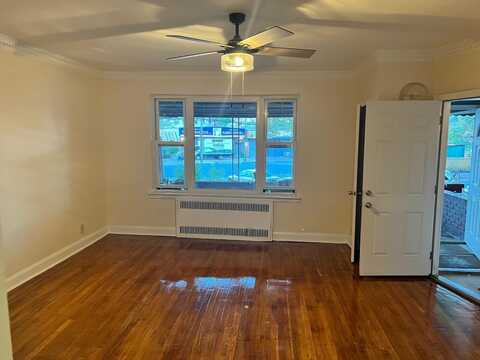 8 E 53rd Street, Brooklyn, NY 11203