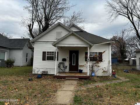 211 N Moffet Avenue, Joplin, MO 64801