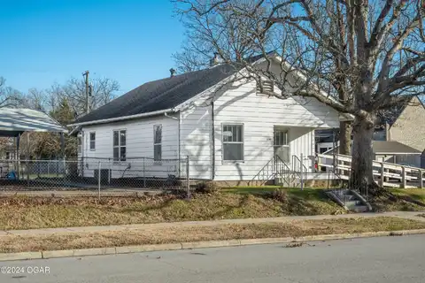 3105 S Pearl Avenue, Joplin, MO 64804