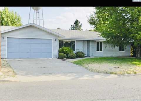 611 3rd Ave, Zillah, WA 98953