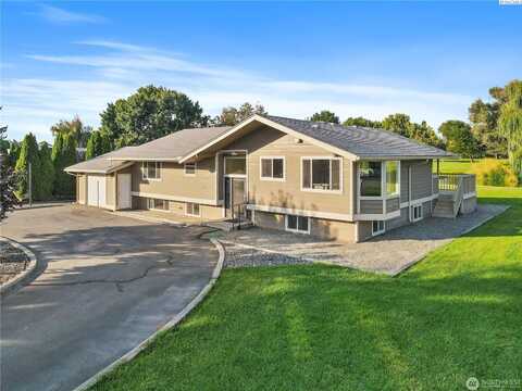 831 S Hummingbird Dr, Othello, WA 99344