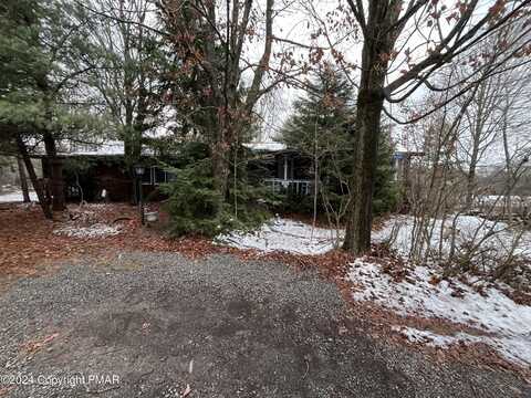 122 Snowflake Drive, Blakeslee, PA 18610