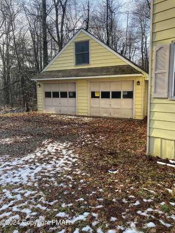 20 Yellow Feather Path, Gouldsboro, PA 18424