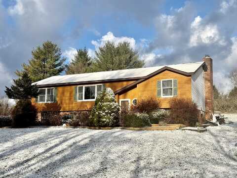 12 Stourbridge Lane, Honesdale, PA 18431