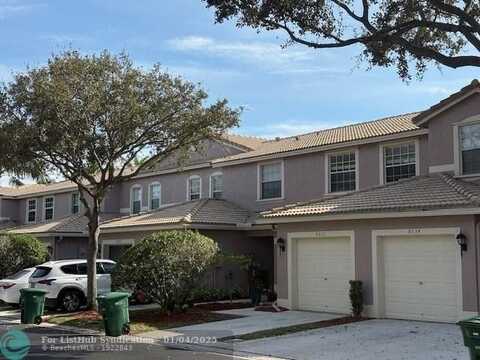 8632 S Suothgate Shores Cir, Tamarac, FL 33321