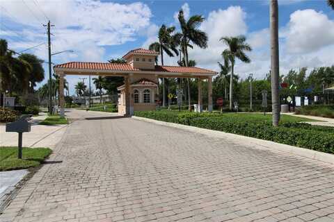 600 Layne Blvd, Hallandale Beach, FL 33009