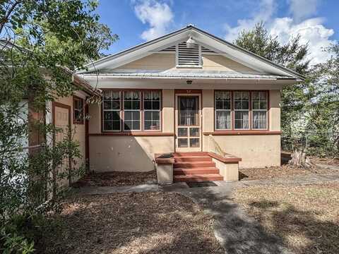 52 17th St, Apalachicola, FL 32320