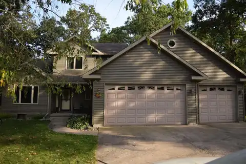 799 WOODLAND Circle, WAUPACA, WI 54981