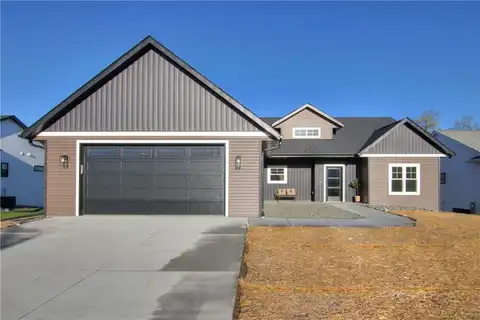 5010 Woodlands Drive, Eau Claire, WI 54703