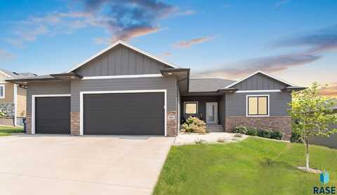 800 N Emerald Dr, Brandon, SD 57005