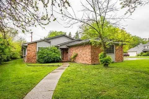 5620 KAUFMAN Street, Dearborn Heights, MI 48125
