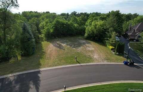 8284 PINE HOLLOW Trail, Grand Blanc, MI 48439