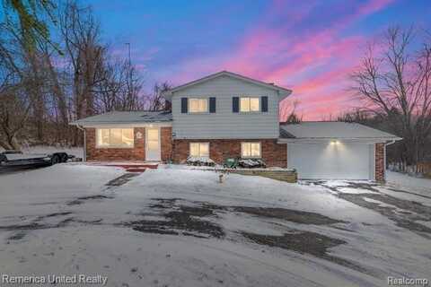 5731 FLEMINGS LAKE Road, Clarkston, MI 48348